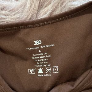 J80 fit cut out workout top